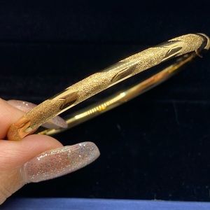 14k gold bangle bracelet